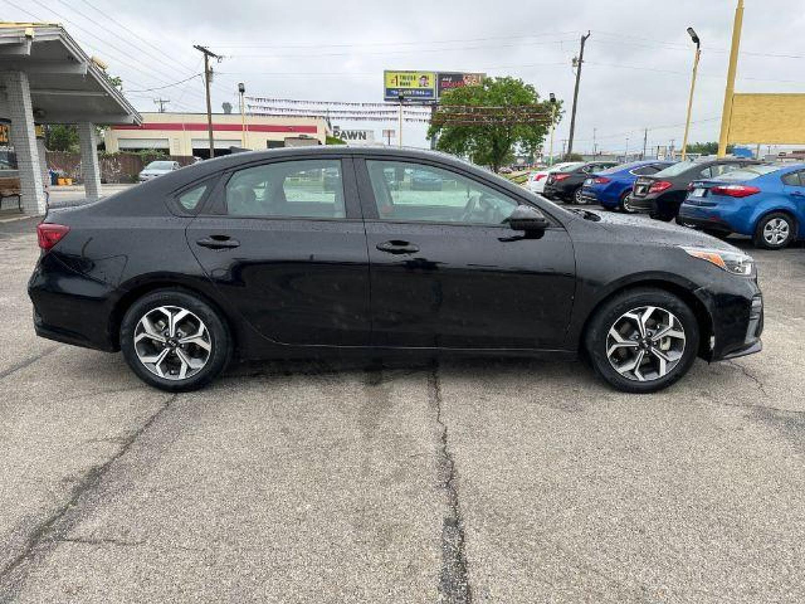 2020 BLACK Kia Forte FE (3KPF24AD4LE) with an 2.0L L4 DOHC 16V engine, Continuously Variable Transmission transmission, located at 2715 W Pioneer Pkwy, Arlington, TX, 76013, (817) 265-9009, 32.710262, -97.153236 - Photo #6
