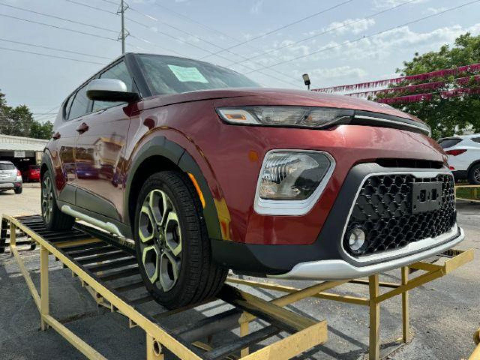 2021 MAROON Kia Soul X-Line (KNDJ23AU1M7) with an 2.0L L4 DOHC 16V engine, Continuously Variable Transmission transmission, located at 2715 W Pioneer Pkwy, Arlington, TX, 76013, (817) 265-9009, 32.710262, -97.153236 - Photo #5