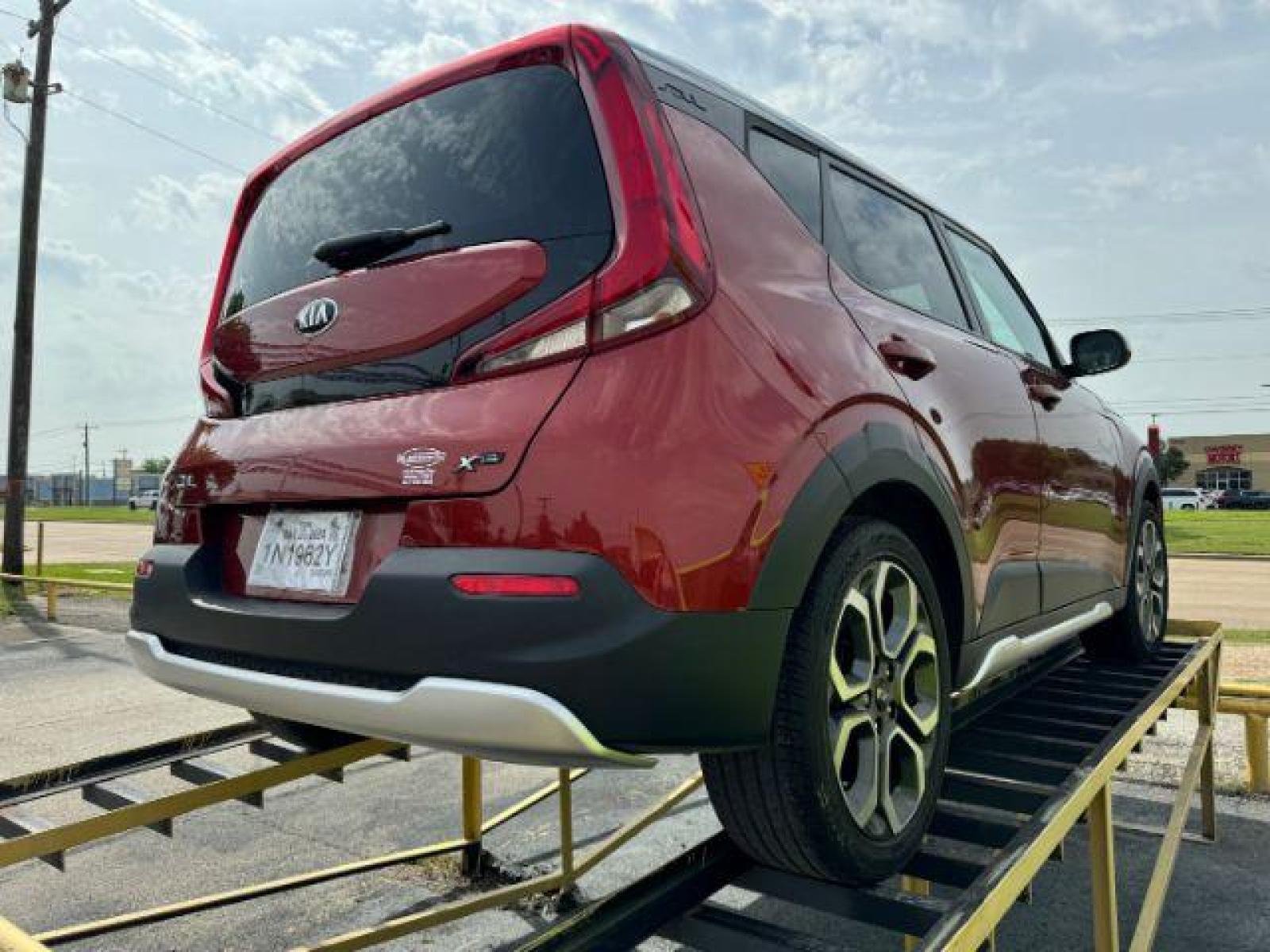 2021 MAROON Kia Soul X-Line (KNDJ23AU1M7) with an 2.0L L4 DOHC 16V engine, Continuously Variable Transmission transmission, located at 2715 W Pioneer Pkwy, Arlington, TX, 76013, (817) 265-9009, 32.710262, -97.153236 - Photo #6