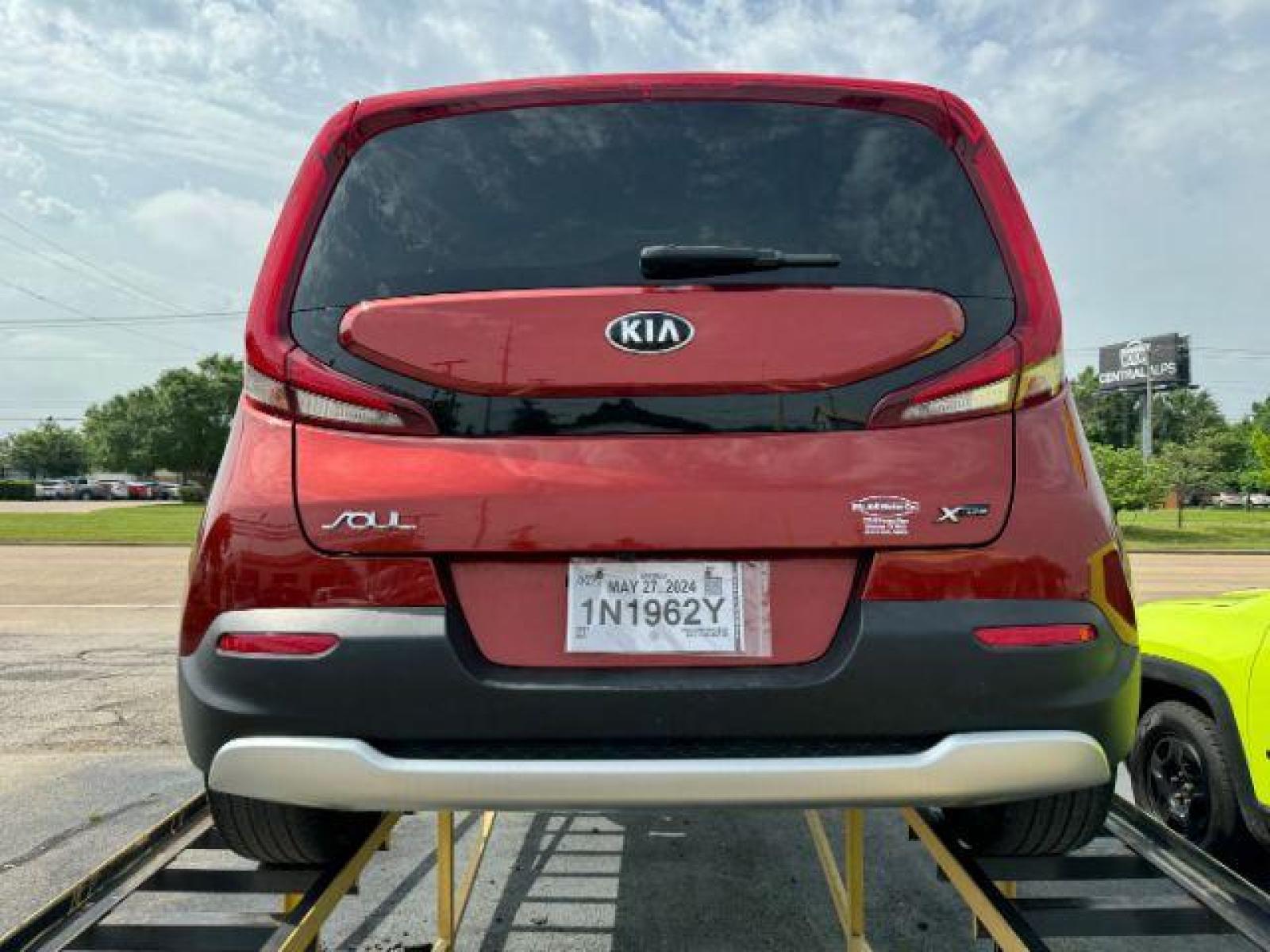 2021 MAROON Kia Soul X-Line (KNDJ23AU1M7) with an 2.0L L4 DOHC 16V engine, Continuously Variable Transmission transmission, located at 2715 W Pioneer Pkwy, Arlington, TX, 76013, (817) 265-9009, 32.710262, -97.153236 - Photo #7